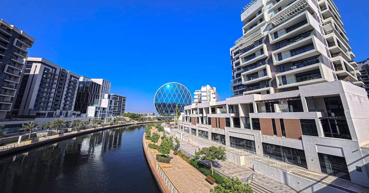 Abu Dhabi STR License Rule: What Hosts Must Know in 2026
